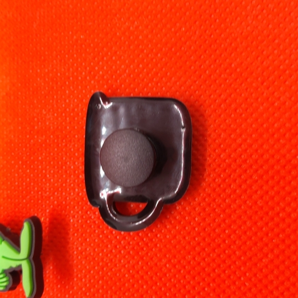 Grinch Shoe Charms - 5 pcs in a set - Picture 2 of 2